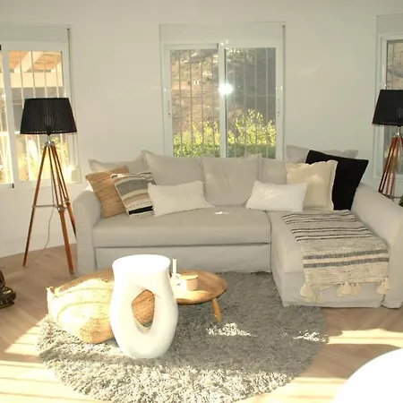 Villa Casa La Flor, With Seaview In Region Malaga